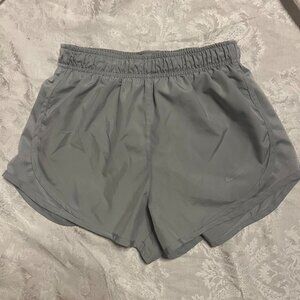 xs nike grey running shorts